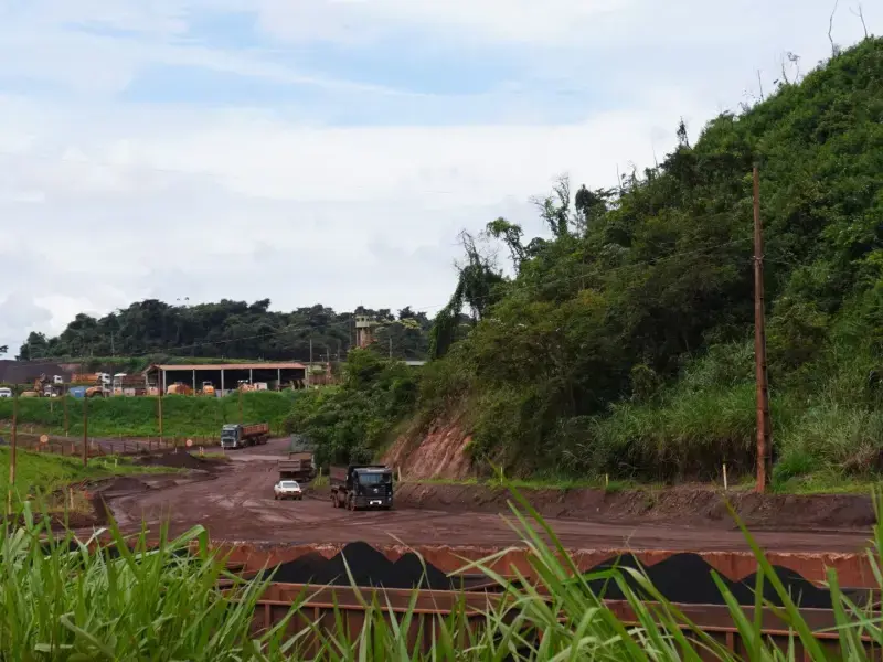 «Oggi facciamo turismo della devastazione», tra le miniere del Minas Gerais in Brasile