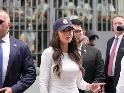 Trump licenzia Kristi Noem da Segretaria alla Sicurezza Interna e la sostituisce con il senatore Markwayne Mullin