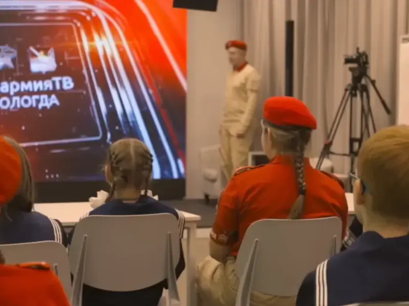 Come la Russia recluta adolescenti nell’Ucraina occupata per alimentare la propaganda pro-Cremlino