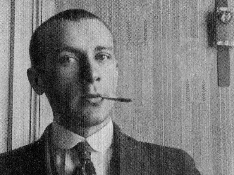 In Russia adesso le biografie di Bulgakov vengono vendute con un’etichetta che le definisce propaganda a favore della droga