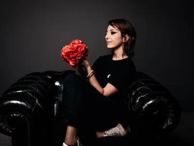 Dedicato a Giovanna D'arco e alle donne che oggi le assomigliano: dialogo con Sabrina Sacchelli