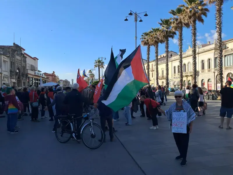 Viareggio, con la Flotilla nel cuore