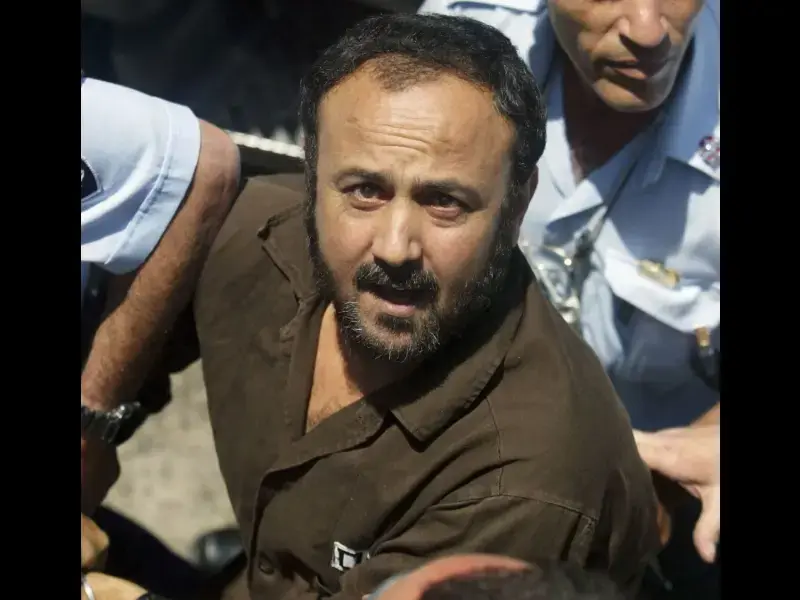 Israele spara a Marwan Barghouti in carcere: ferito il “Mandela palestinese”